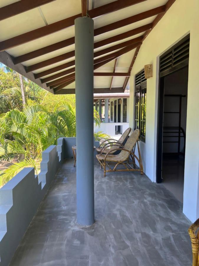 Pineapple Surf Hotell Ahangama Eksteriør bilde