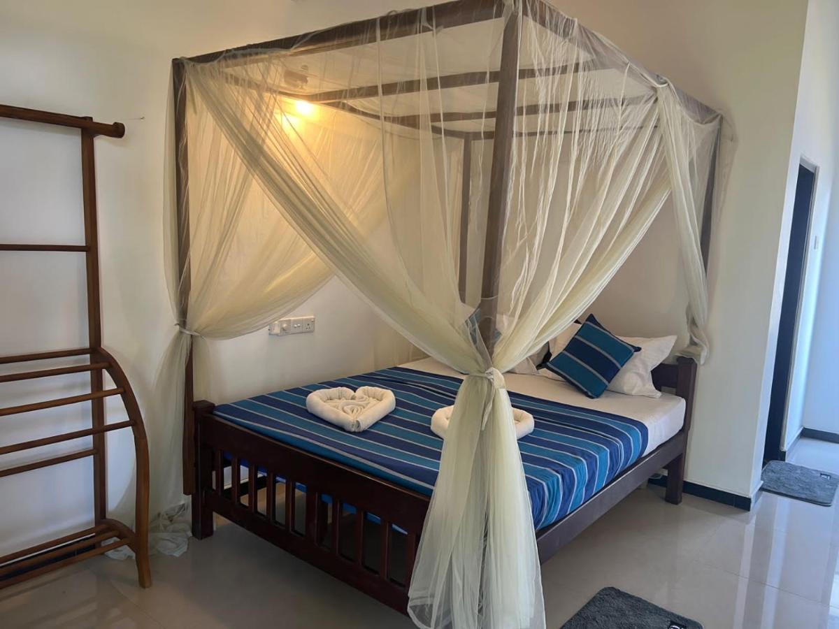 Pineapple Surf Hotell Ahangama Eksteriør bilde