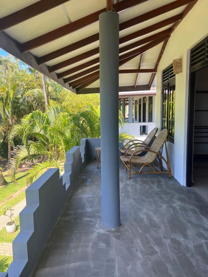 Pineapple Surf Hotell Ahangama Eksteriør bilde