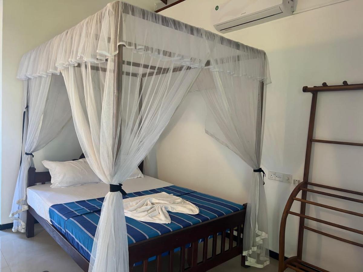 Pineapple Surf Hotell Ahangama Eksteriør bilde