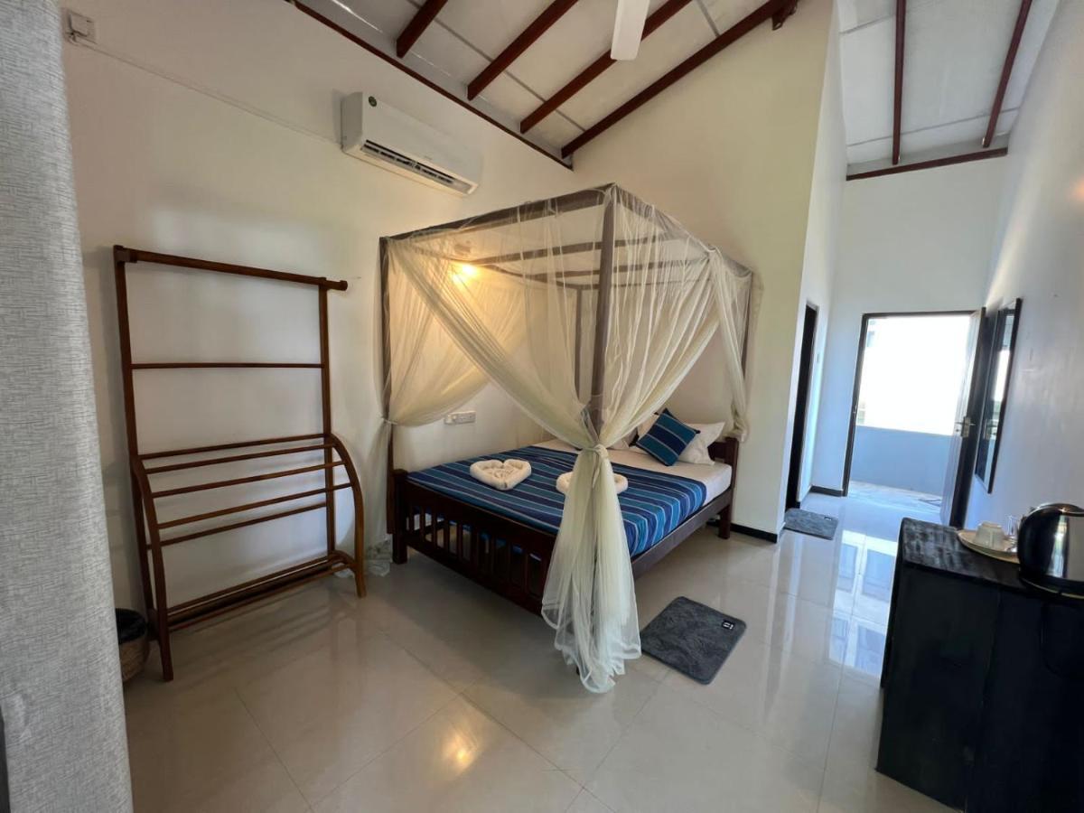 Pineapple Surf Hotell Ahangama Eksteriør bilde