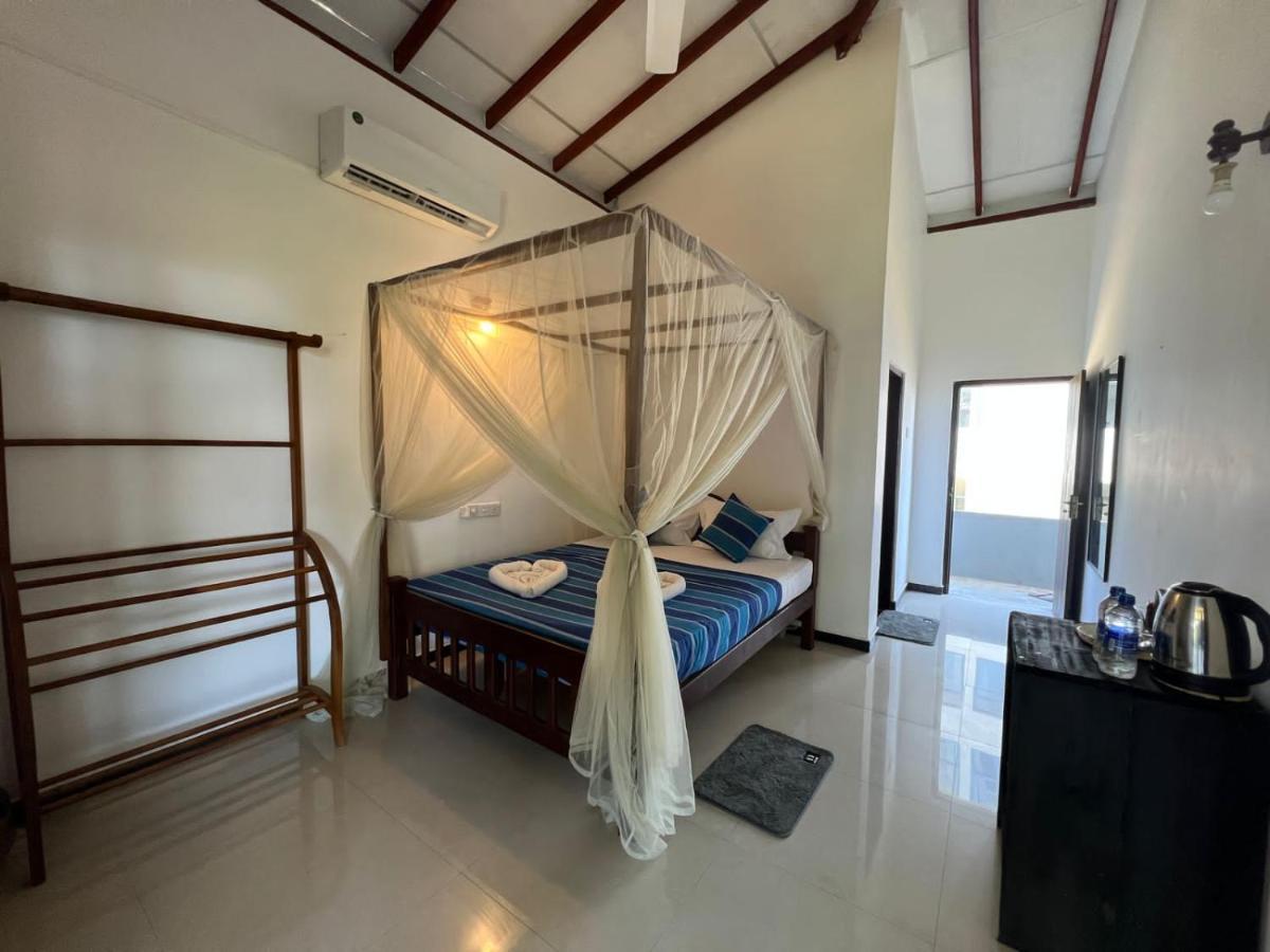 Pineapple Surf Hotell Ahangama Eksteriør bilde