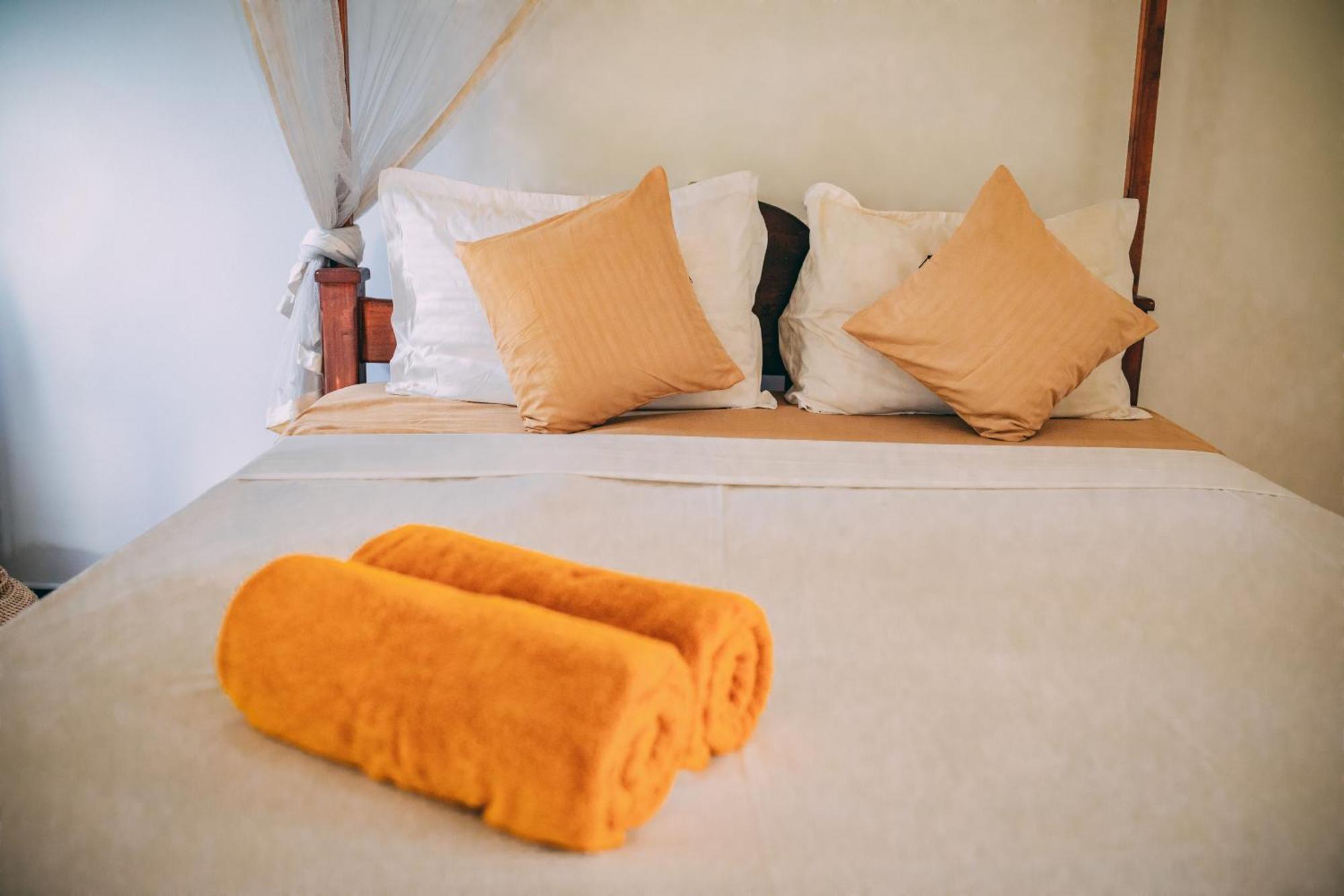 Pineapple Surf Hotell Ahangama Eksteriør bilde