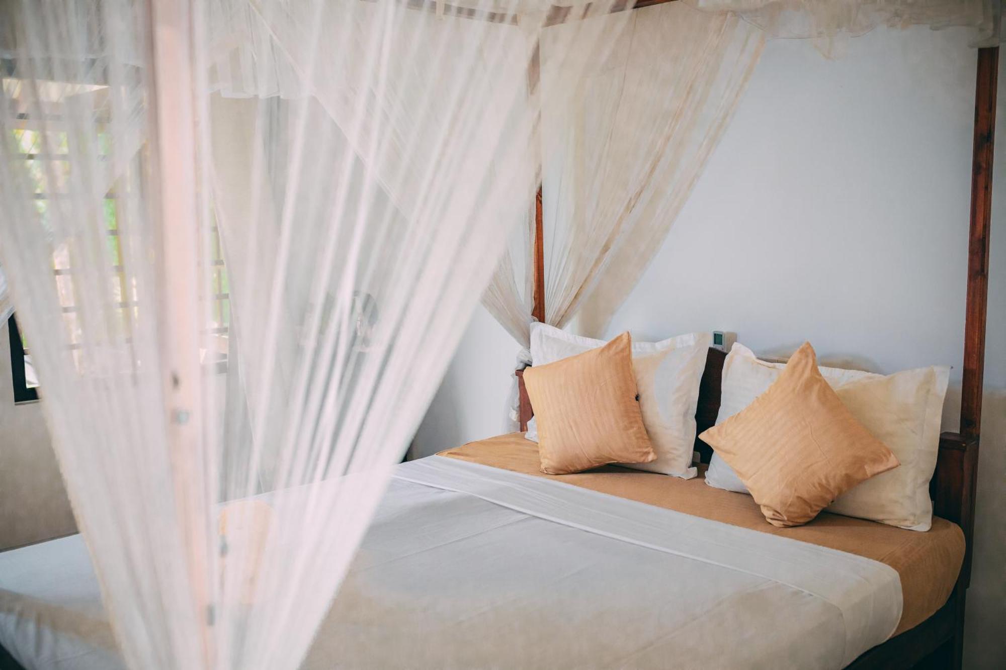 Pineapple Surf Hotell Ahangama Eksteriør bilde