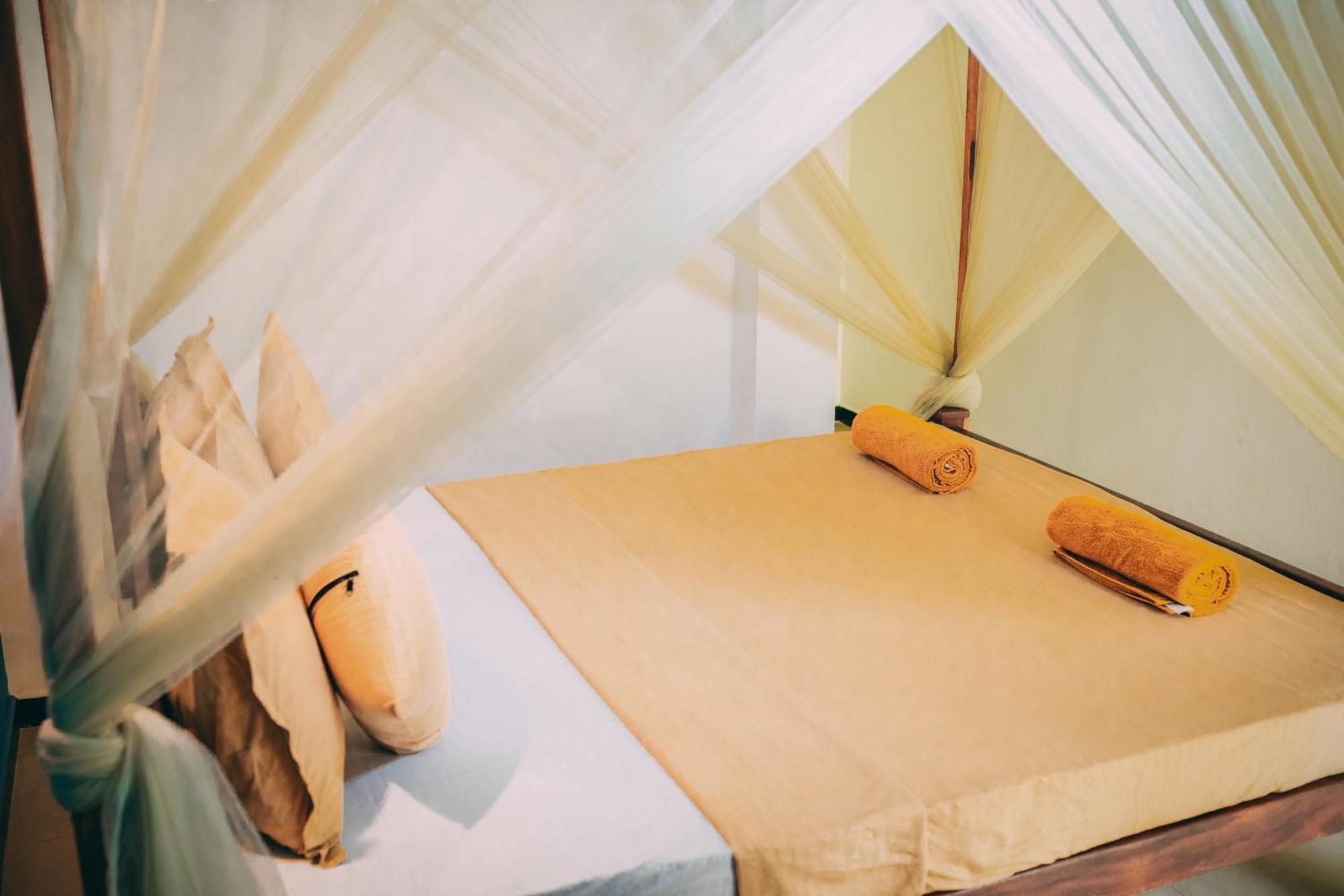 Pineapple Surf Hotell Ahangama Eksteriør bilde